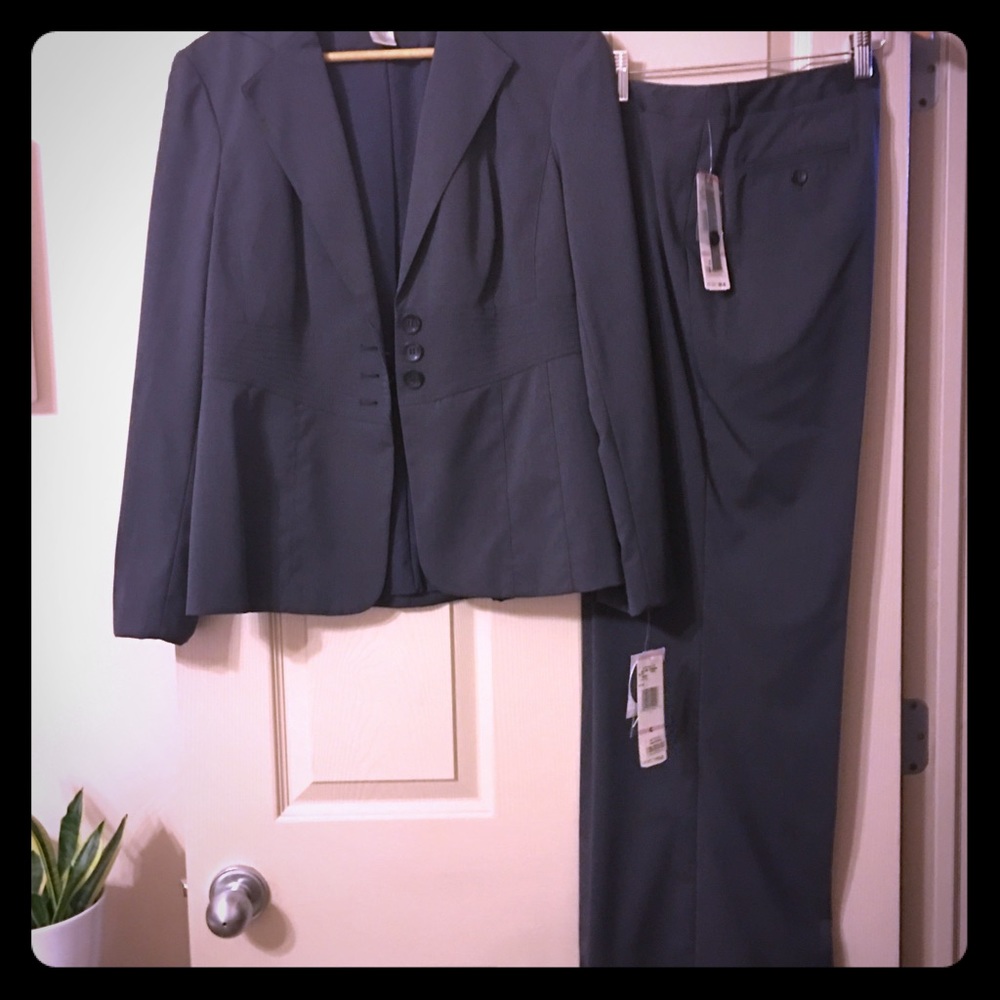NWT Nine West charcoal gray lined pantsuit size6